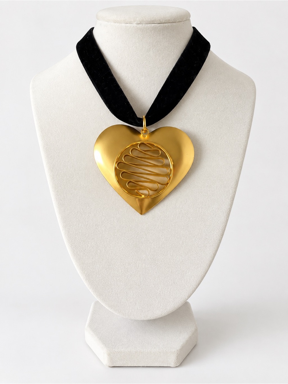 Zara Gold Tone Oversized Heart Pendant Black Velvet Choker Necklace